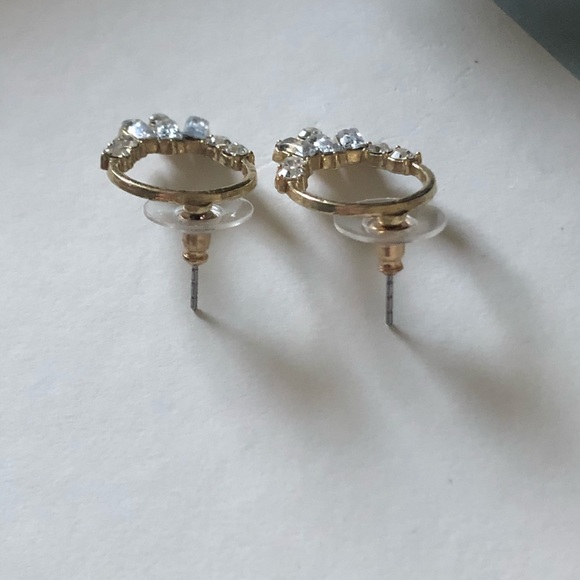 Vintage Inspired Gold Jeweled Studs - Picture 5 of 7
